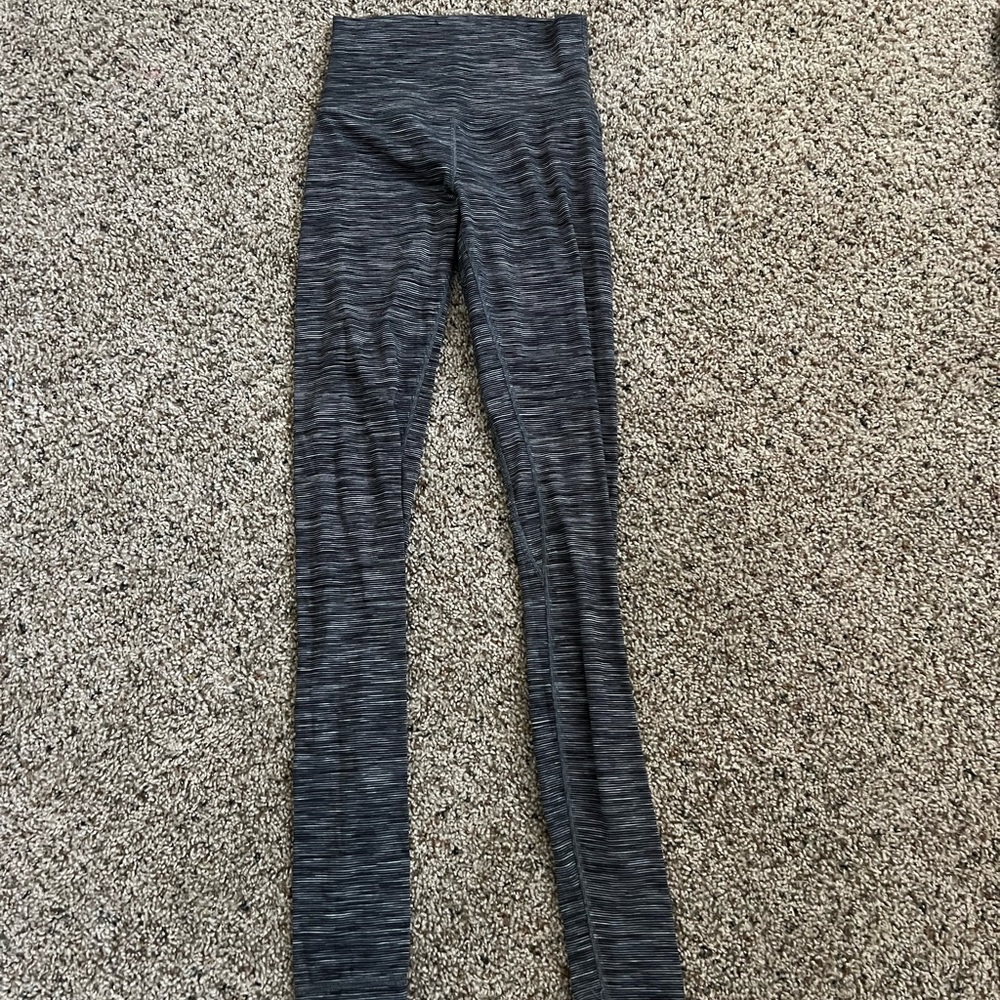 Lululemon align leggings 28 inch in a grey pattern